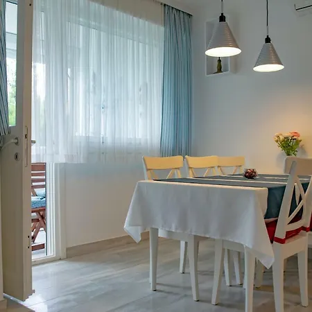 M&m's Place Apartment Split